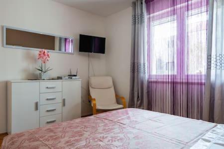 Apartmani Jelena Omiš Dış mekan fotoğraf